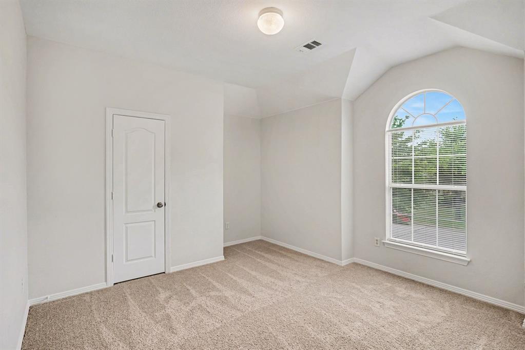 1053 Liberty Circle Hurst, TX 76053 - Photo 12 of 19