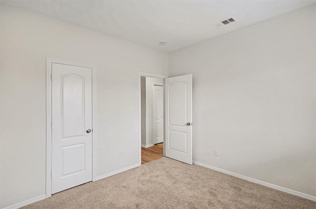 1053 Liberty Circle Hurst, TX 76053 - Photo 15 of 19