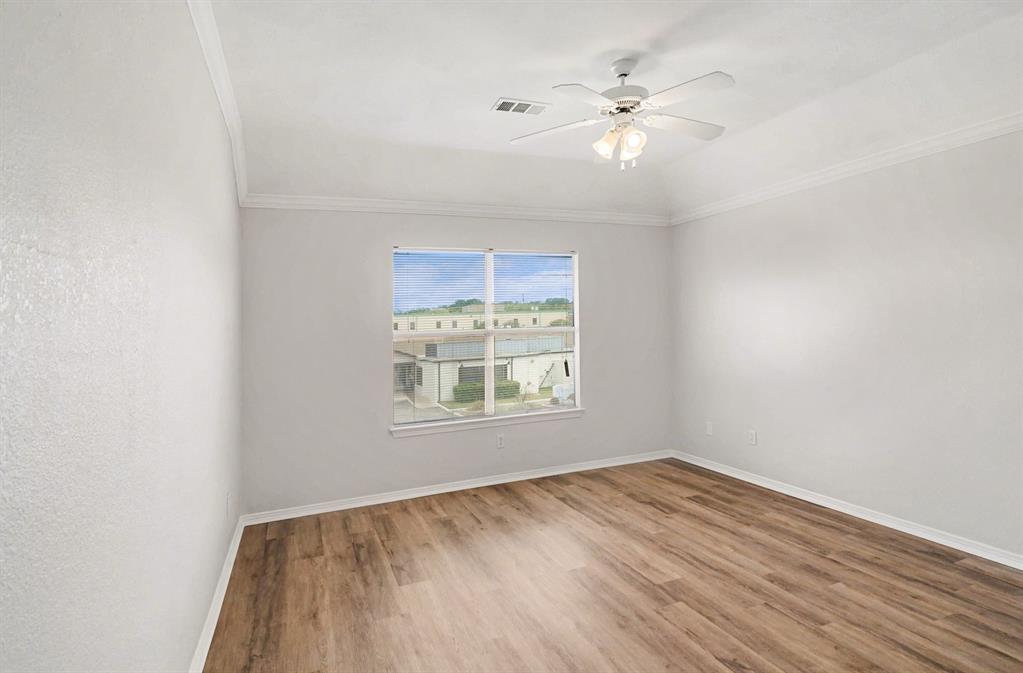 1053 Liberty Circle Hurst, TX 76053 - Photo 9 of 19