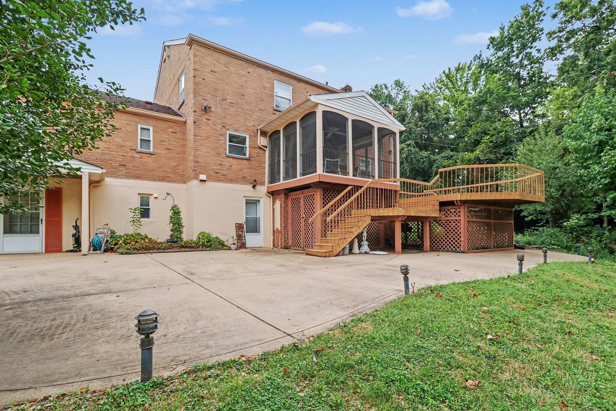 1027 Lawton Road Covington, KY 41011 - Photo 24 of 38 025_file_1126