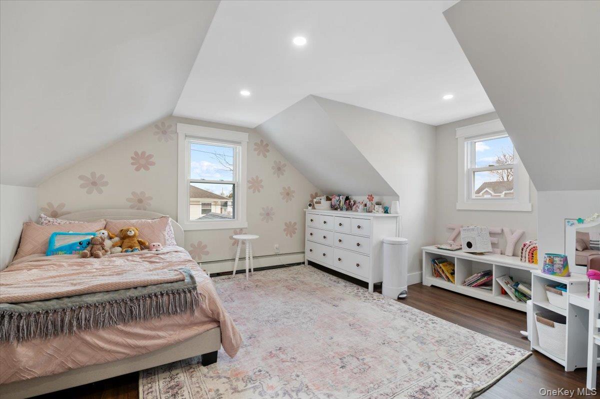 152 Manor Street Plainview, NY 11803 - Photo 10 of 19