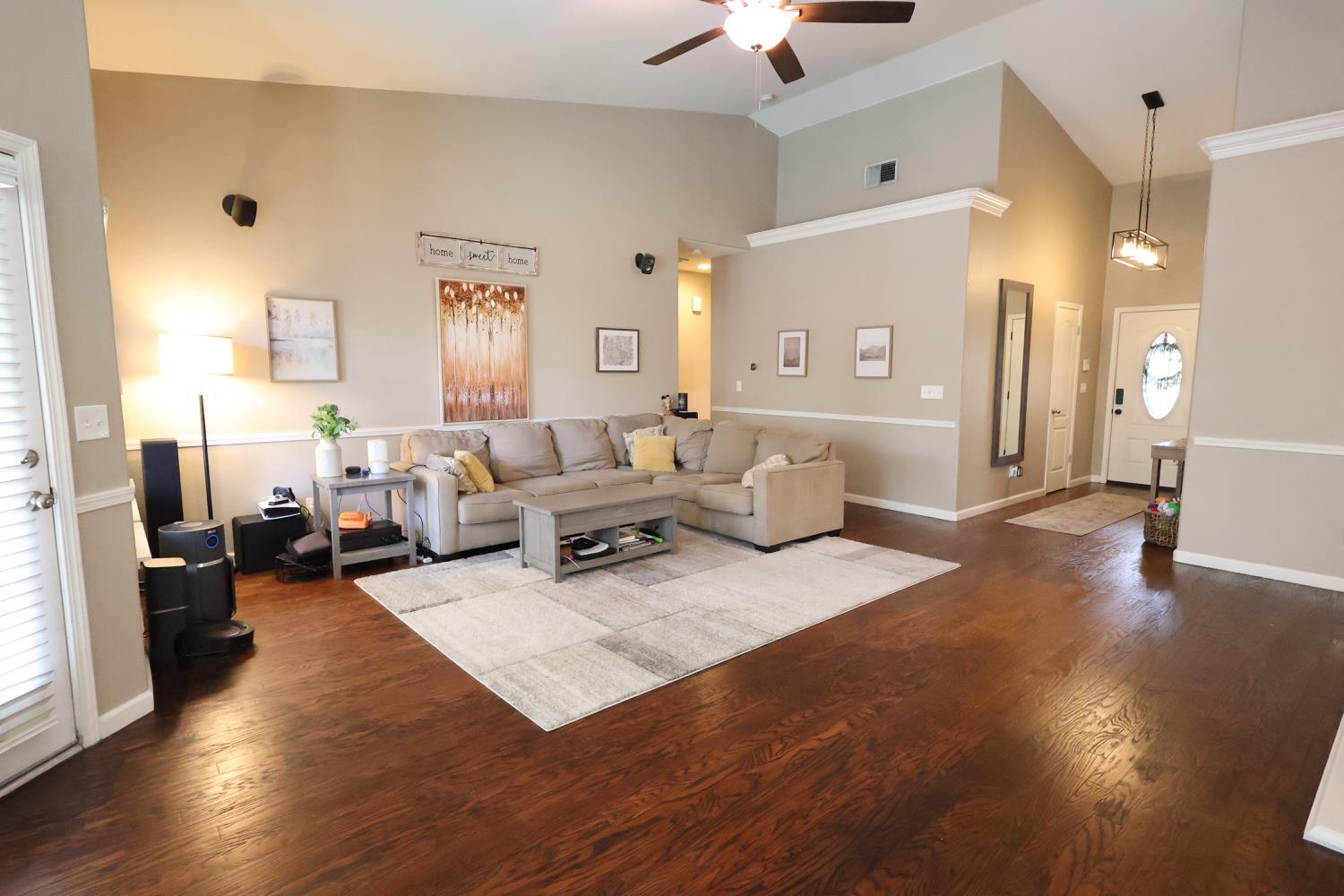 259 East Beech Avenue Reedley, CA 93654 - Photo 4 of 56 Gallery Image 4
