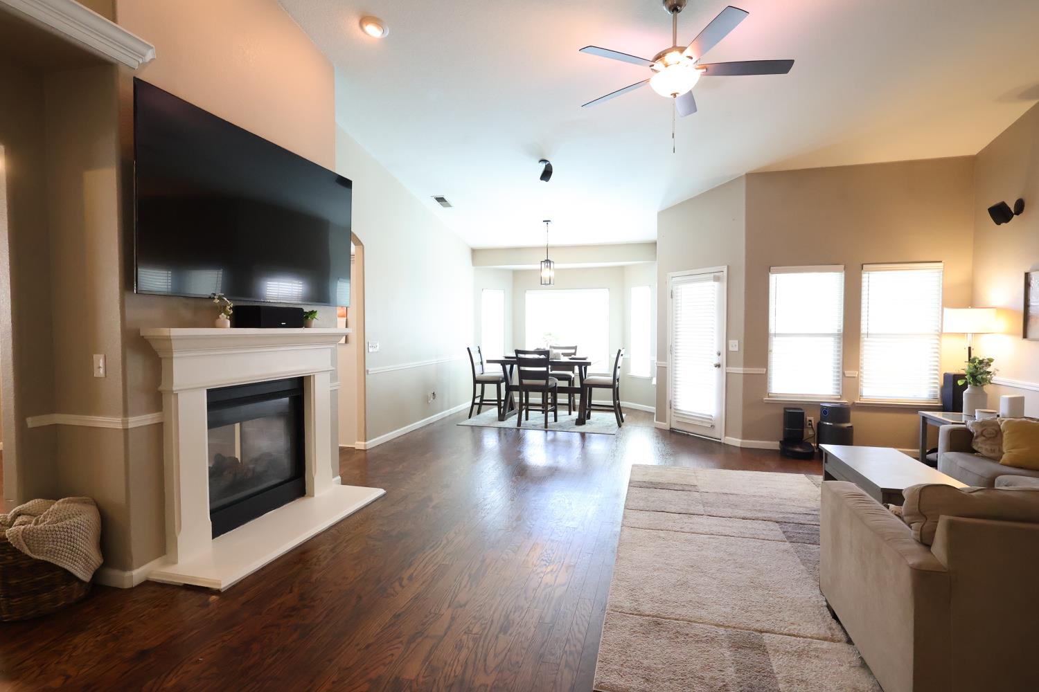 259 East Beech Avenue Reedley, CA 93654 - Photo 6 of 56 Gallery Image 6