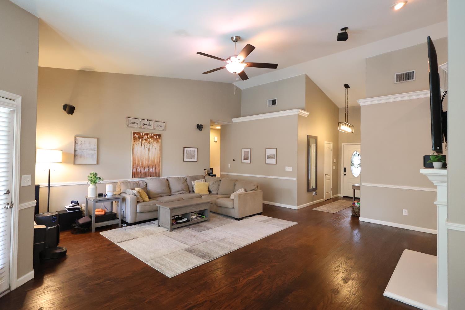 259 East Beech Avenue Reedley, CA 93654 - Photo 8 of 56 Gallery Image 8
