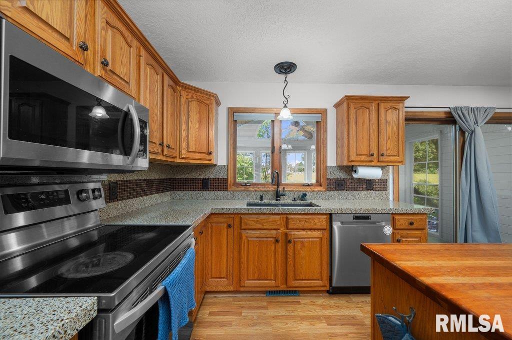 2764 Crow Creek Road Bettendorf, IA 52722 - Photo 11 of 48 Gallery Image 11