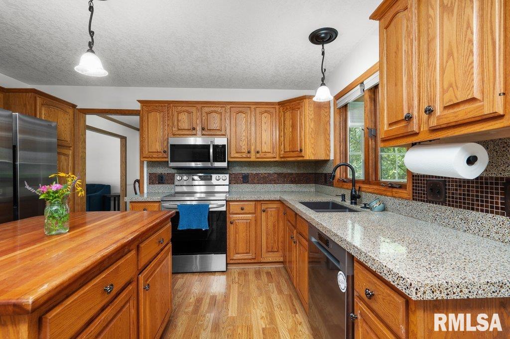 2764 Crow Creek Road Bettendorf, IA 52722 - Photo 9 of 48 Gallery Image 9