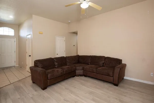 $439,900 | 2300 Park E Drive, Modesto, CA 95351
