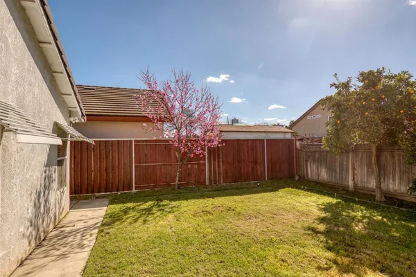 $439,900 | 2300 Park E Drive, Modesto, CA 95351