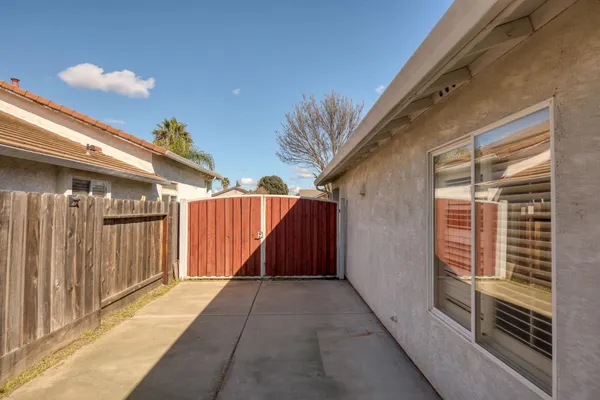 $439,900 | 2300 Park E Drive, Modesto, CA 95351