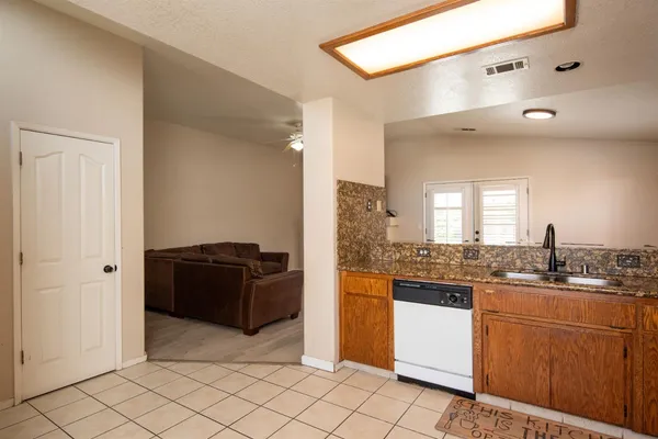 $439,900 | 2300 Park E Drive, Modesto, CA 95351