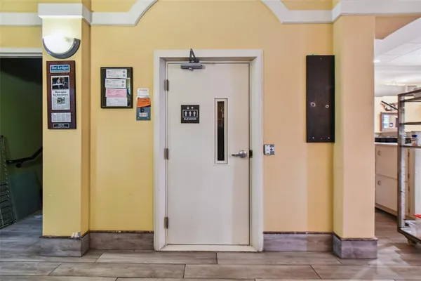 $22 | 116 South Tennessee Avenue, Lakeland, FL 33801