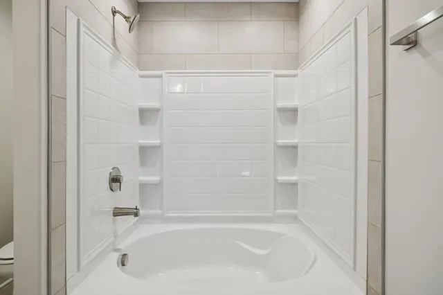 $709,900 | 2895 Cooper Creek Road, Woodlawn, TN 37191