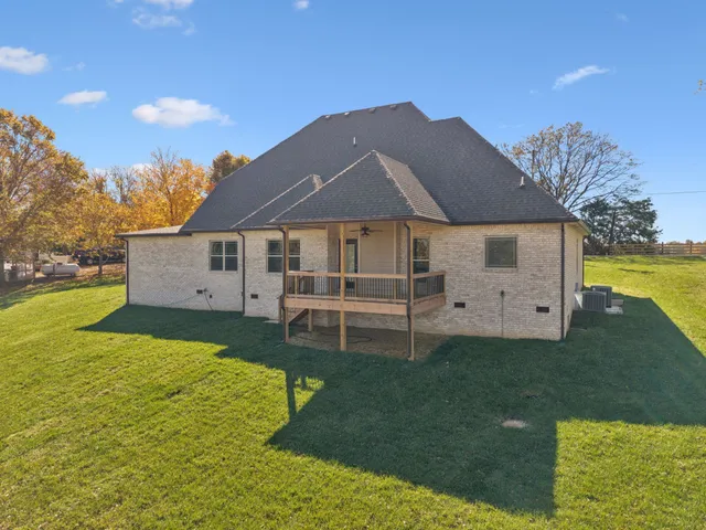 $709,900 | 2895 Cooper Creek Road, Woodlawn, TN 37191