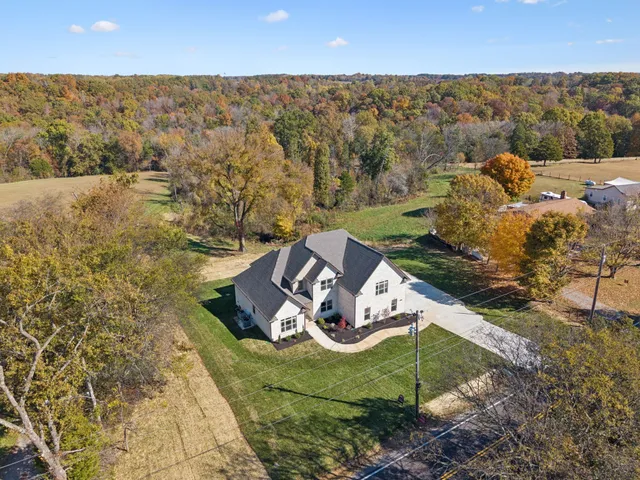 $709,900 | 2895 Cooper Creek Road, Woodlawn, TN 37191