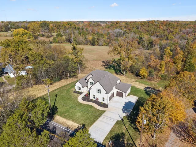 $709,900 | 2895 Cooper Creek Road, Woodlawn, TN 37191