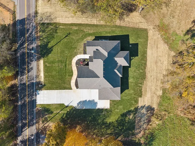 $709,900 | 2895 Cooper Creek Road, Woodlawn, TN 37191