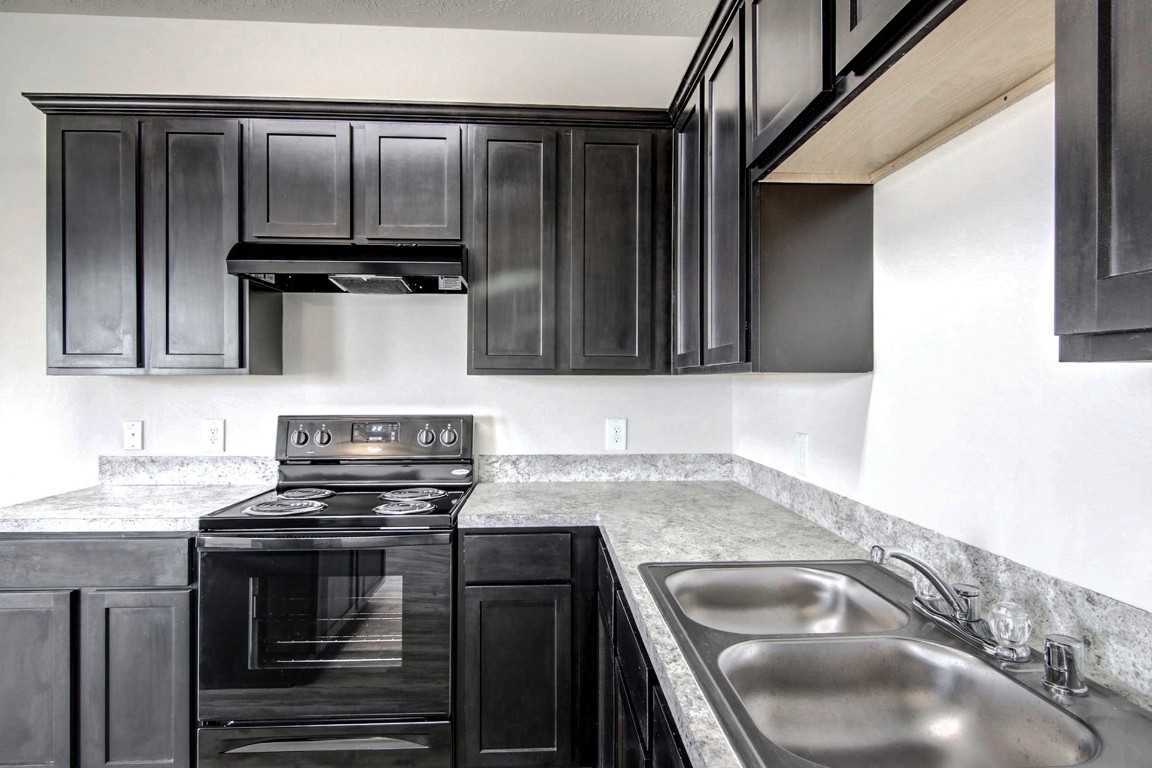 2811 Silver Charm Houston, TX 77014 - Photo 5 of 18