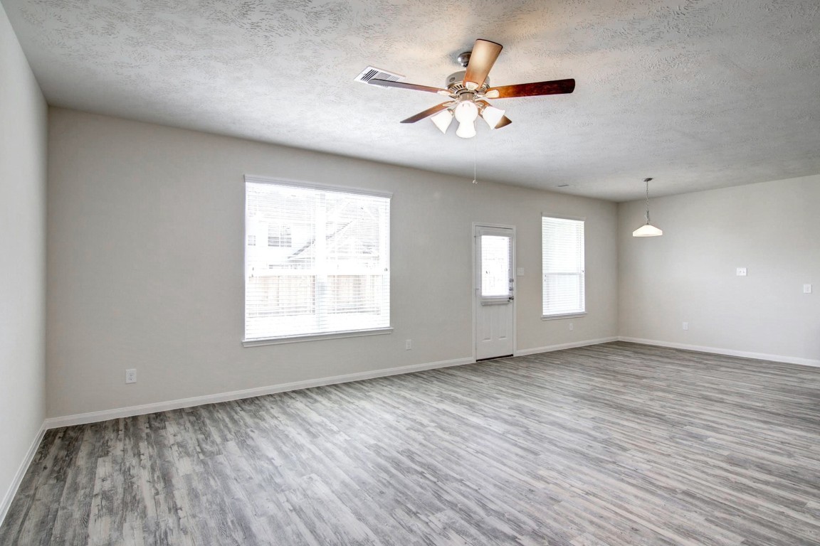 2811 Silver Charm Houston, TX 77014 - Photo 9 of 18