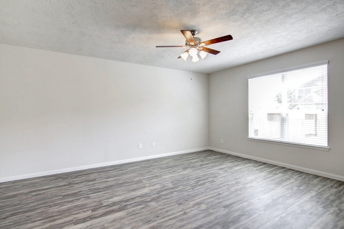 2811 Silver Charm Houston, TX 77014 - Photo 10 of 18