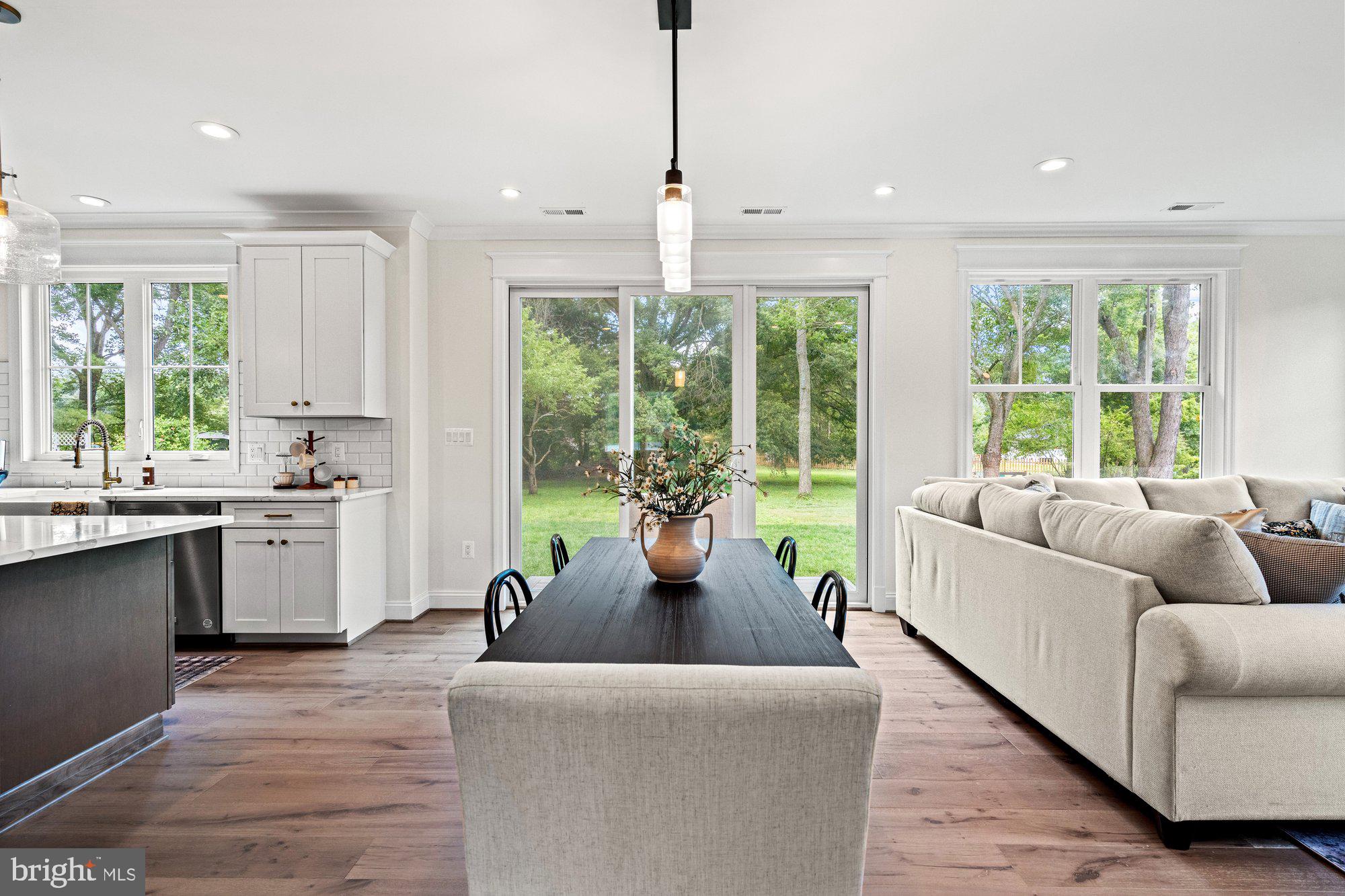1615 Baltimore Road Alexandria, VA 22308 - Photo 12 of 36 Dining area