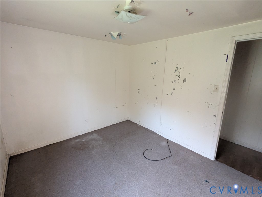 494 Reigel Road Emporia, VA 23847 - Photo 14 of 26 a view of a room with fan