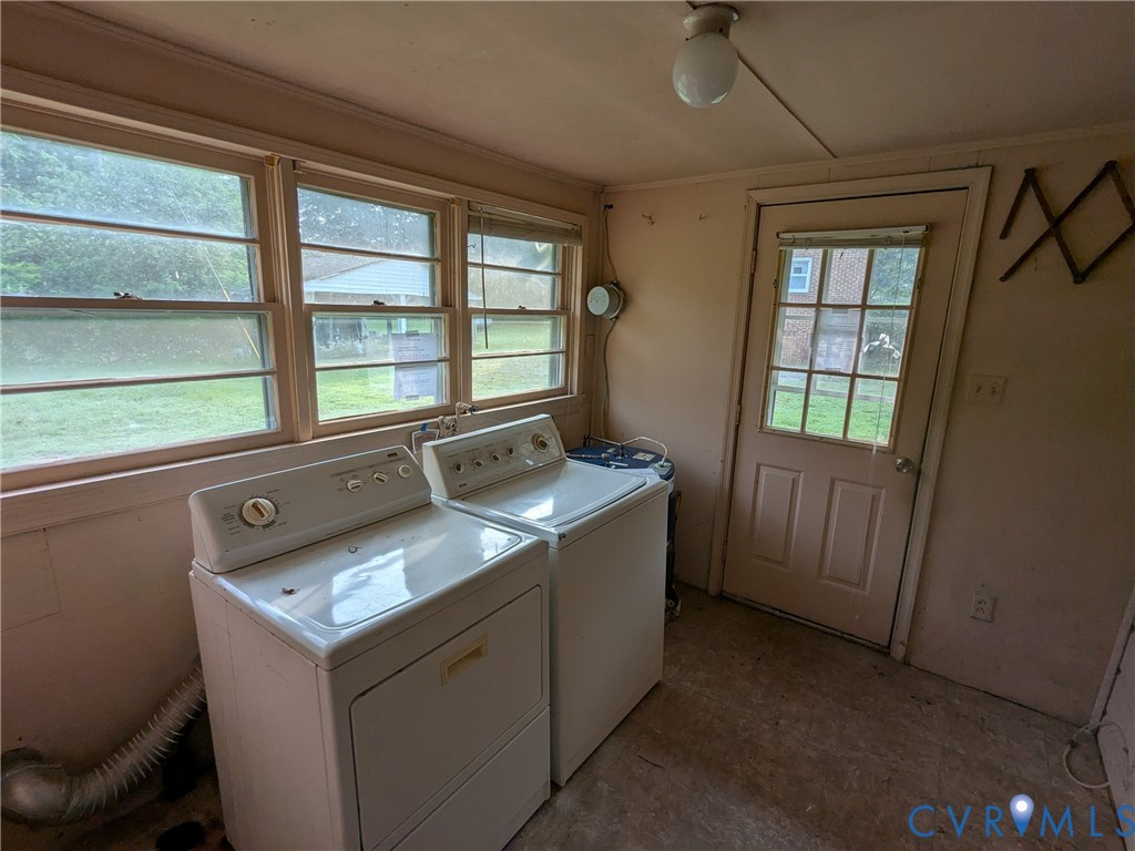 494 Reigel Road Emporia, VA 23847 - Photo 20 of 26 a utility room with a sink washer and dryer