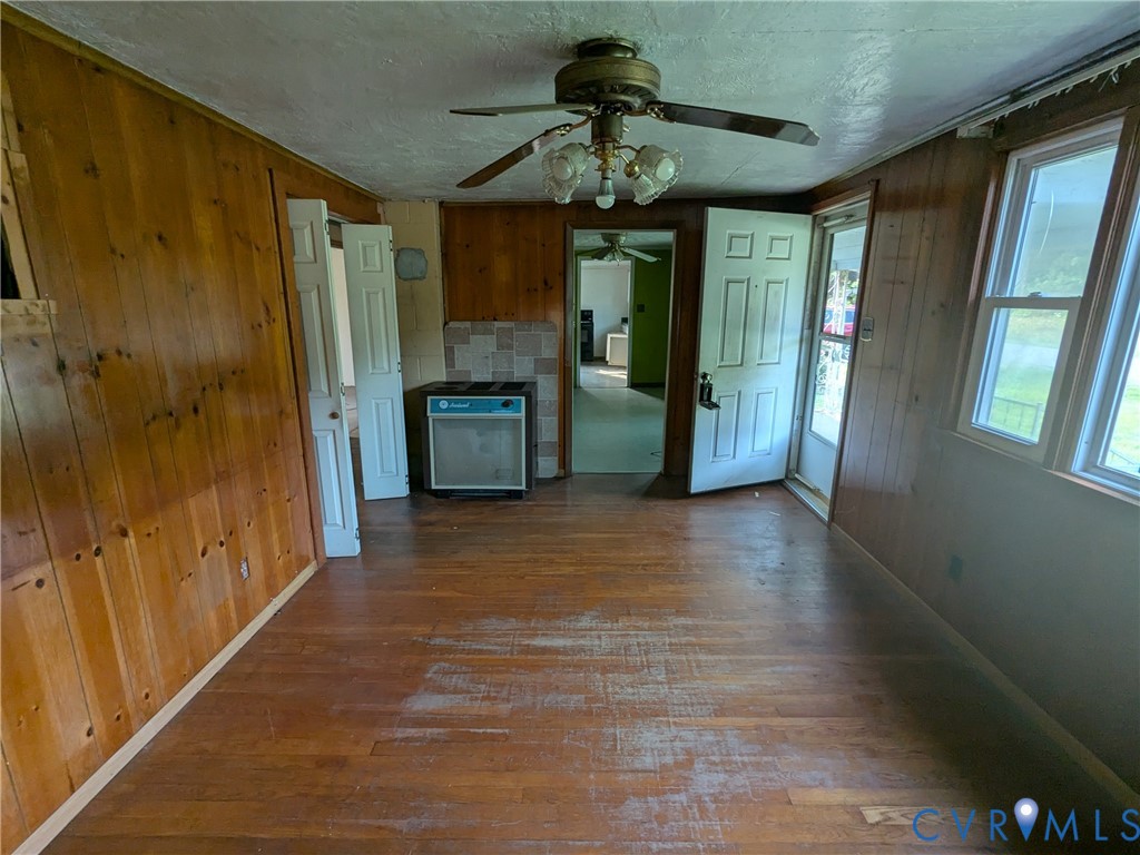 494 Reigel Road Emporia, VA 23847 - Photo 7 of 26 a view of gallery with window