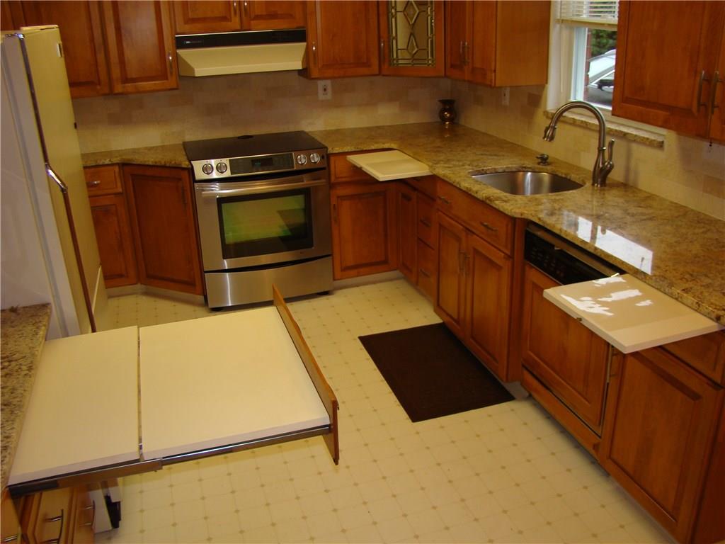 325 Duff Road Penn Hills, PA 15235 - Photo 5 of 25 Gallery Image 5