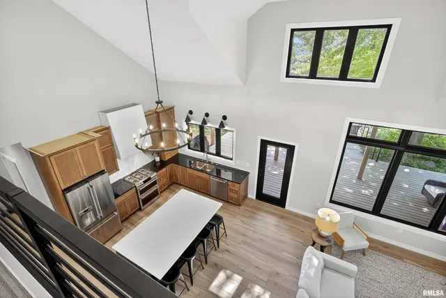 $1,125,000 | 25865 Valley Drive, Bettendorf, IA 52722