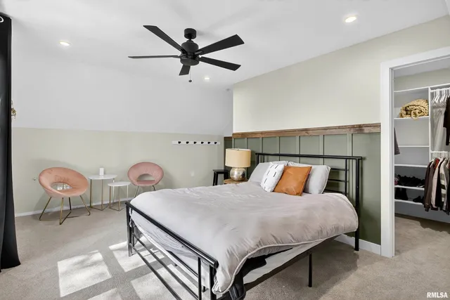 $1,125,000 | 25865 Valley Drive, Bettendorf, IA 52722