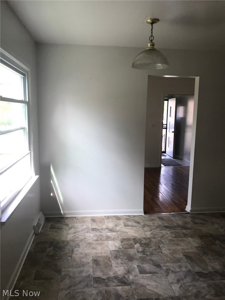 2320-2322 Noble Road Cleveland Heights, OH 44121 - Photo 2 of 7