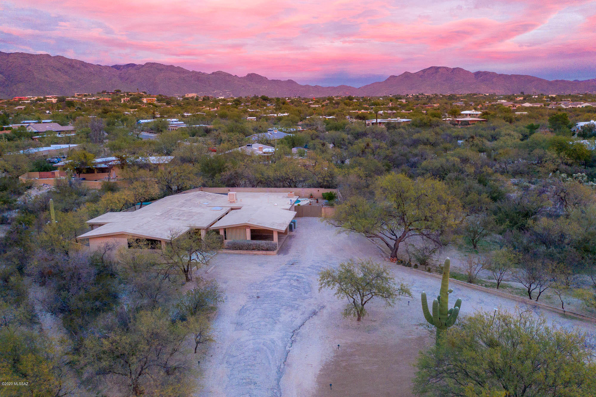 3520 North Harrison Road Tucson, AZ 85749 - Photo 2 of 50 Gallery Image 2