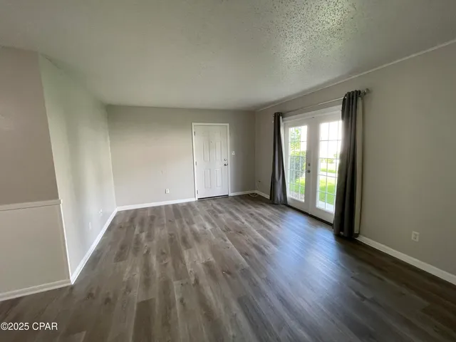 $1,500 | 2100 West Beach Drive, Unit M102, Panama City, FL 32401