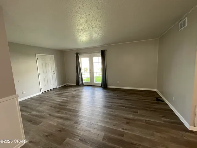 $1,500 | 2100 West Beach Drive, Unit M102, Panama City, FL 32401