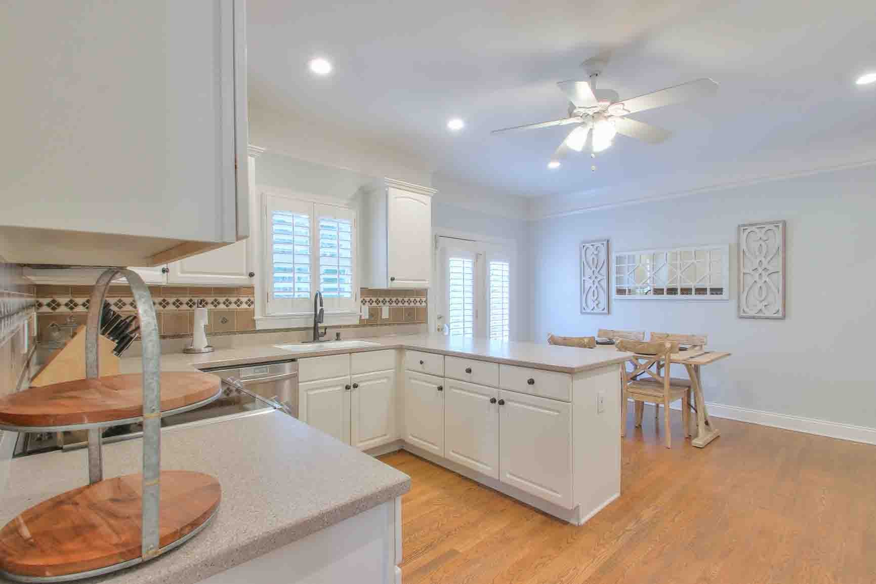 206 Polk Pl Drive Franklin, TN 37064 - Photo 14 of 47 a kitchen with a stove a sink and a refrigerator