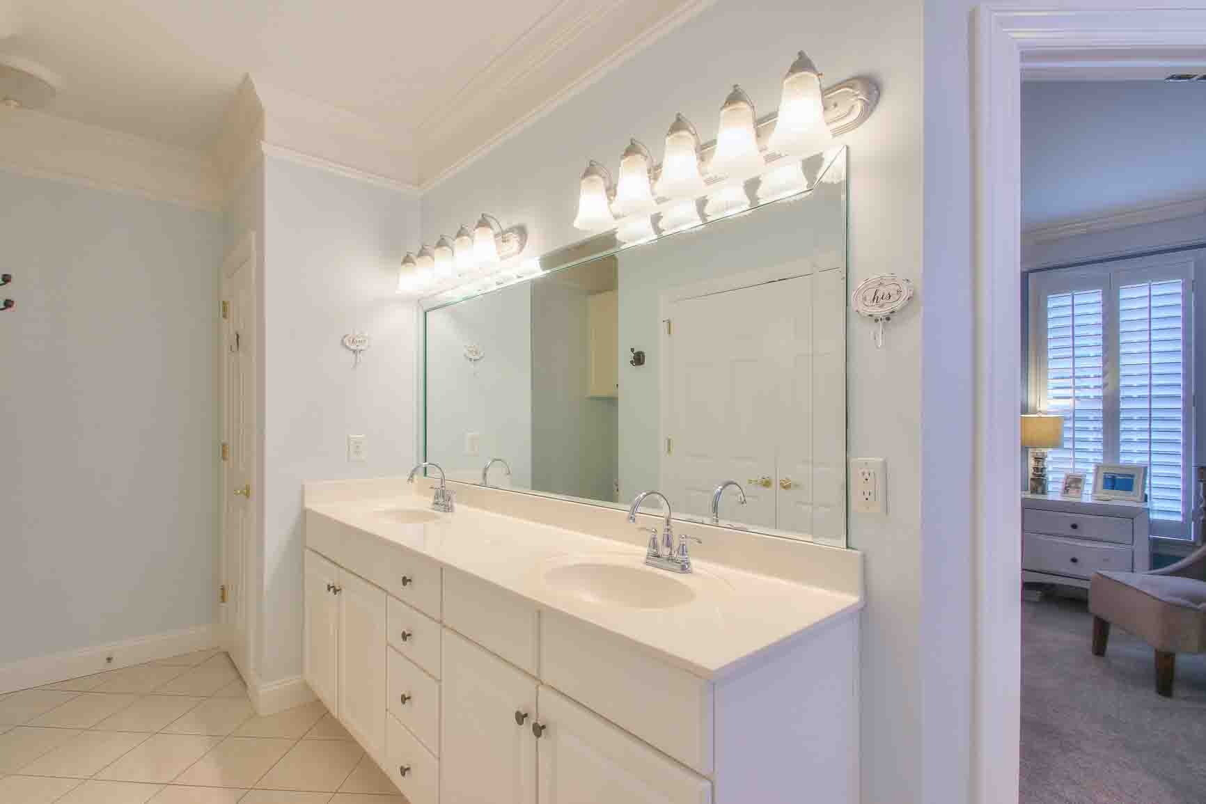 206 Polk Pl Drive Franklin, TN 37064 - Photo 22 of 47 a bathroom with a sink vanity and a mirror