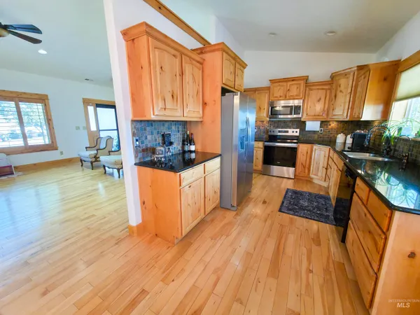 $1,500,000 | 4010 Elmore Road, Parma, ID 83660