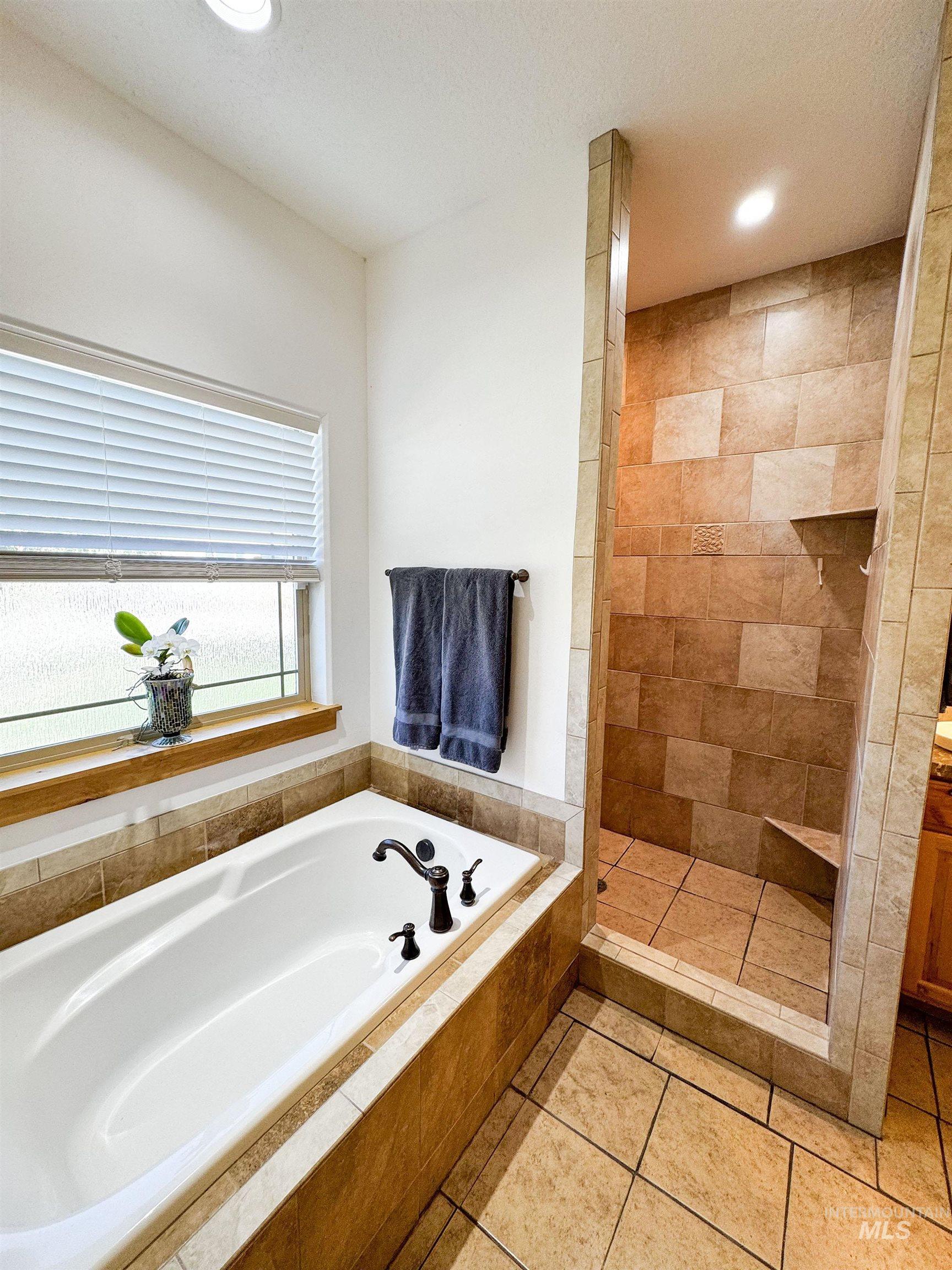 4010 Elmore Road Parma, ID 83660 - Photo 15 of 34