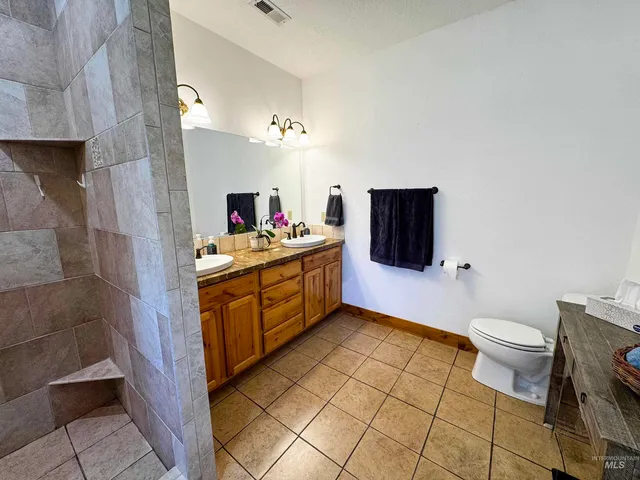 $1,500,000 | 4010 Elmore Road, Parma, ID 83660