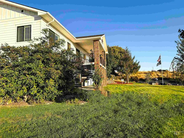 $1,500,000 | 4010 Elmore Road, Parma, ID 83660