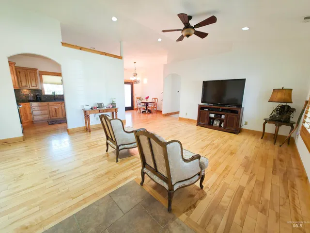 $1,500,000 | 4010 Elmore Road, Parma, ID 83660