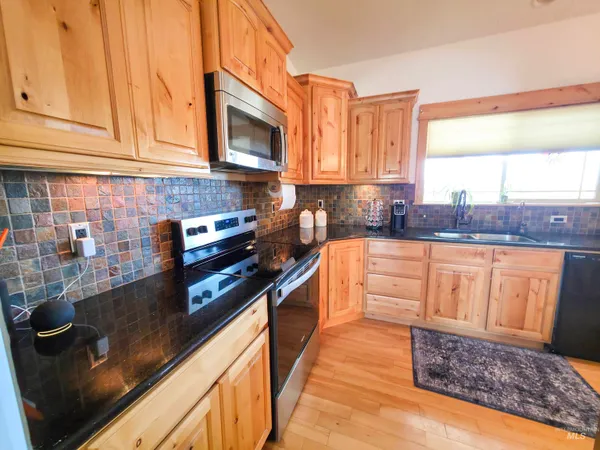 $1,500,000 | 4010 Elmore Road, Parma, ID 83660