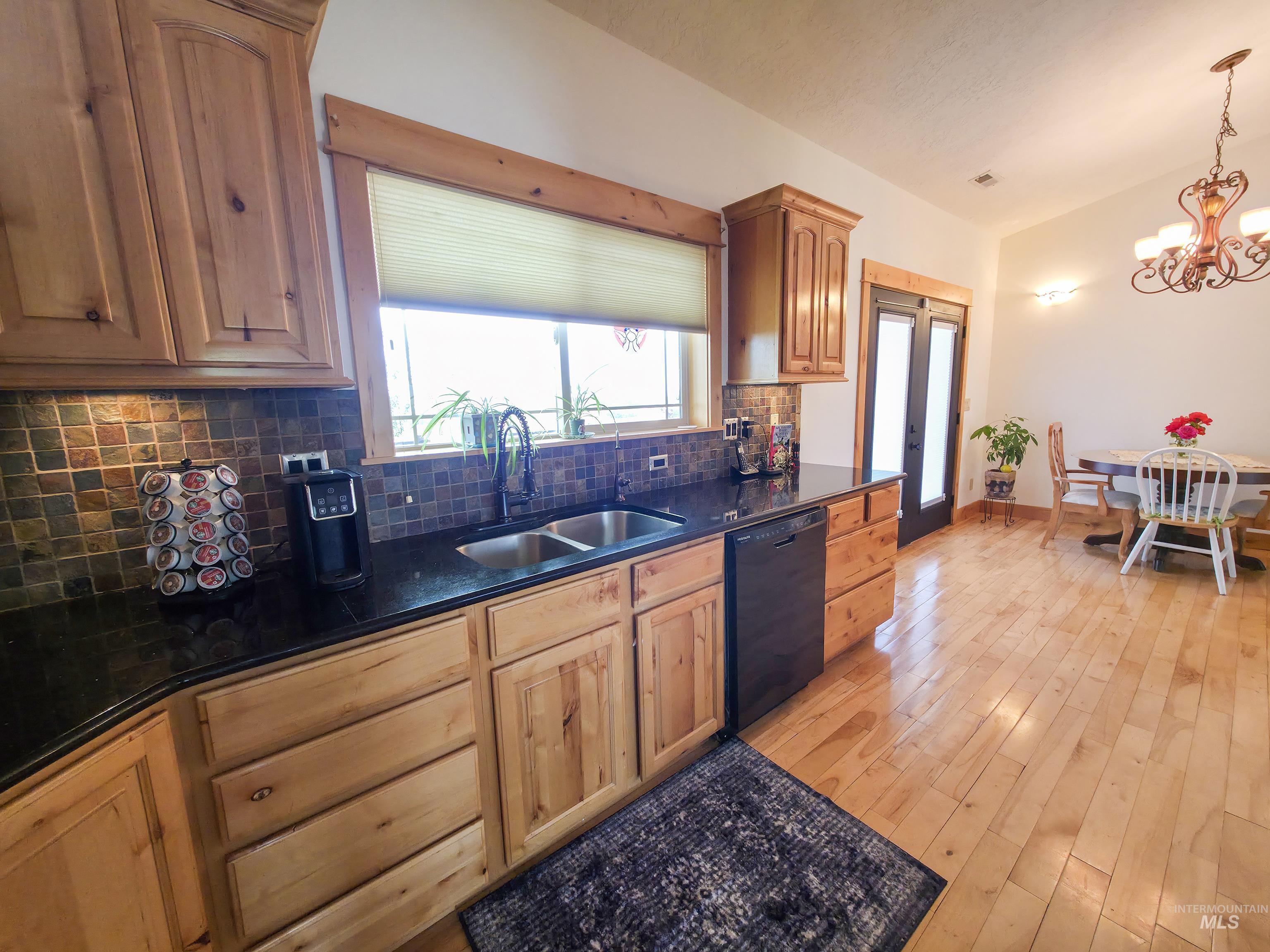 4010 Elmore Road Parma, ID 83660 - Photo 10 of 34