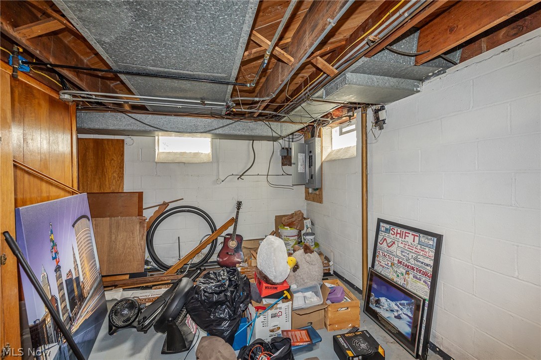 5670 Cherokee Road Cleveland, OH 44124 - Photo 29 of 37