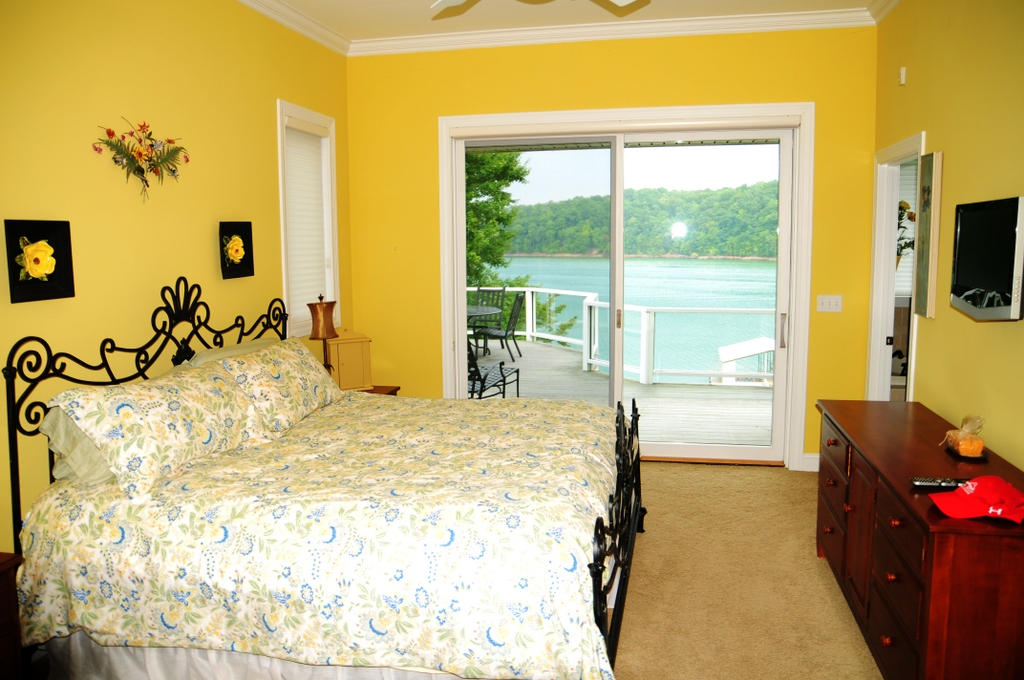 583 Crown Pointe Road La Follette, TN 37766 - Photo 12 of 32 Master Bedroom