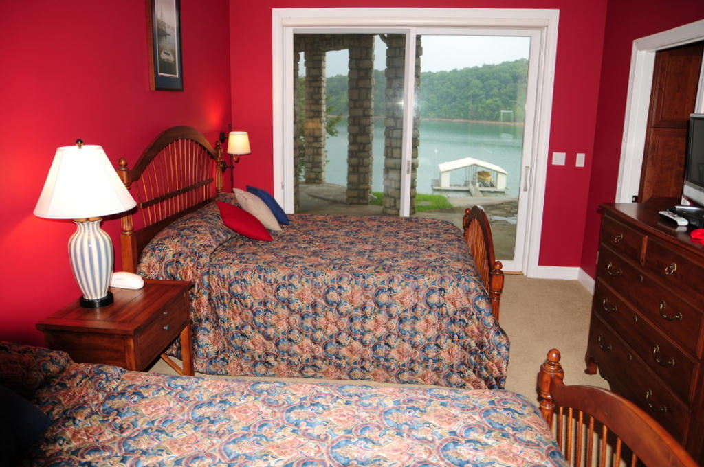 583 Crown Pointe Road La Follette, TN 37766 - Photo 19 of 32 2nd Master Bedroom