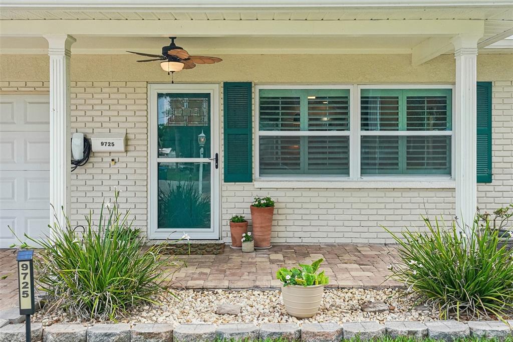 9725 48th Place North St. Petersburg, FL 33708 - Photo 2 of 51