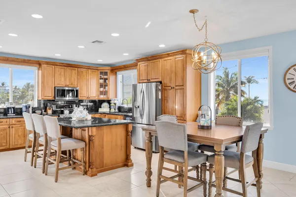 a view of a dining room and livingroom view