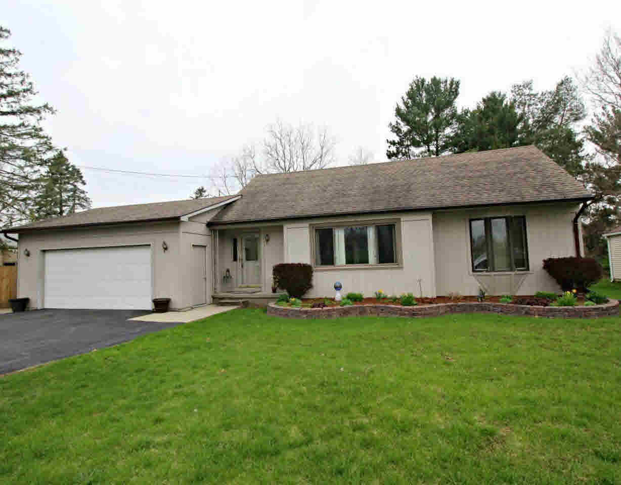 415 Deland Road Flushing, MI 48433 - Photo 1 of 18 21284542.JPG