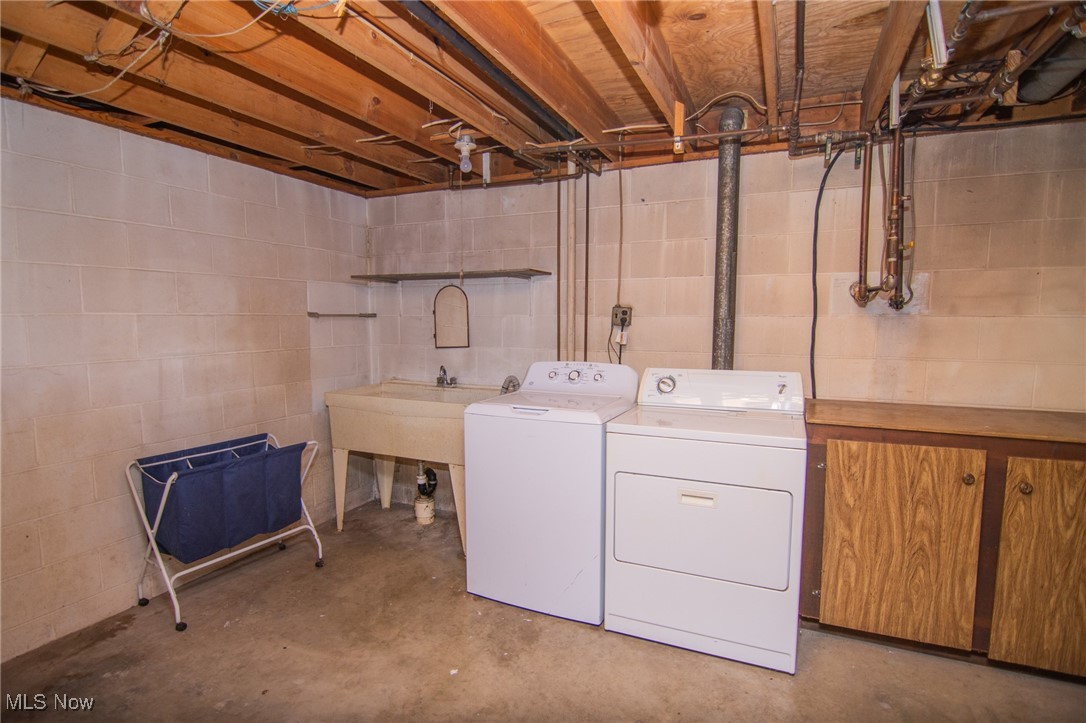 55992 Mt Victory Road Powhatan Point, OH 43942 - Photo 15 of 44 Washroom with independent washer and dryer